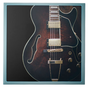 Guitarra Elétrica em Preto