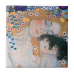 Gustav Klimt - Mãe e Filho<br><div class="desc">Mãe e Criança (detalhe da Mulher de Três Idades) - Gustav Klimt, Oil on Canvas, 1905</div>