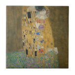 Gustav Klimt - The Biss<br><div class="desc">Famosa pintura de Gustav Klimt. O Beijo é uma das maiores pinturas românticas e um presente excelente para Dias de os namorados e outras ocasiões românticas. Incrível obra-prima do simbolismo e excelente de Gustav Klimt.</div>