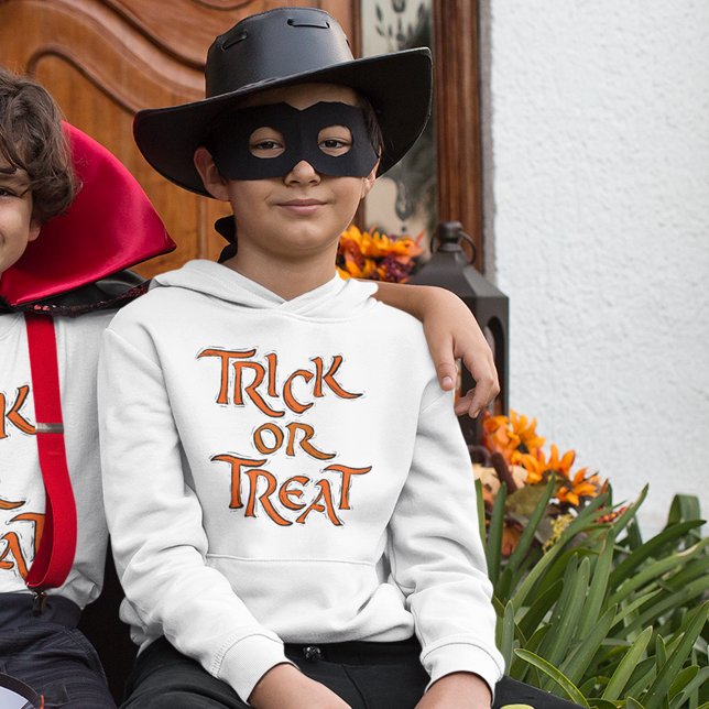 Halloween Trick ou Treine Laranja Typografia Kids' (Halloween Trick or Treat Orange Typography Kids' Hoodie)