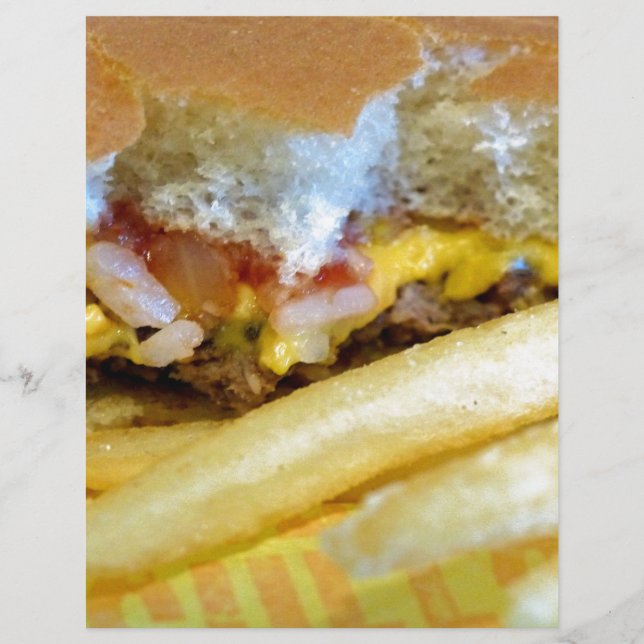 Hamburger com queijo e batatas fritas (Frente)