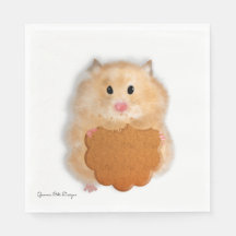 Hamster bonito com guardanapo de papel biscoito.