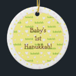 Hanukkah "Bubeleh" Ornamento em Círculo Rosa/Verde<br><div class="desc">Hanukkah "Bubeleh" Ornamento do Círculo Rosa/Verde. (2 de lado) Personalize eliminando "Hanukkah, 1rua do bebê" na frente e atrás do ornamento. Em seguida, usando a cor, o tamanho e o estilo da sua fonte favorita, digite as suas próprias palavras. Obrigados para parar e comprar. Muito apreciado! Feliz Chanukah/Hanukkah! Dê vida...</div>