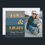 Hanukkah Chanukah Dourado Love & Light Photo<br><div class="desc">Nosso cartão de Natal Dourado Chanukah / Chanukah e Feriado é uma maneira elegante e elegante de compartilhar seus desejos de Chanucá/ Chanukah com amigos,  família e clientes! Com espaço para personalizar com seu nome e foto. Consultas? Envie-nos uma mensagem ou envie um email para bestdresssedbread@gmail.com. Feliz Chanukah!</div>