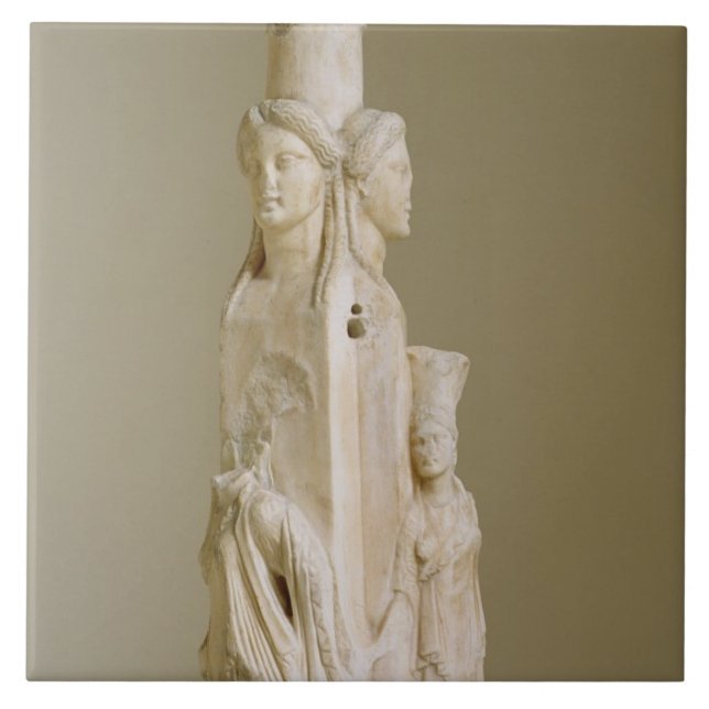 Herm Triform de Hecate, escultura de mármore, pe (Frente)