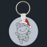 Hippo Christmas Winter Animais Hippos Chaveiro<br><div class="desc">O hipopótamo no Natal com luzes de fadas. Animais engraçados com presentes e neve nas férias. Uma doce saudação de Natal. Hippos são animais bonitos e perfeitos para o Natal.</div>