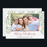 Holly Berries - Ramais com Cartão com fotos de Fol<br><div class="desc">Watercolor Holly Berries - Ramificações com Cartão com fotos de Folhas Cartão de Natal Feliz com Trim de Folha de Ouro Rosa. A imagem,  a data e o nome da família podem ser substituídos no Cartão de Natal Merry,  verde e branco.</div>