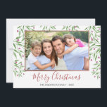 Holly Berries - Ramais com Cartão com fotos de Fol<br><div class="desc">Watercolor Holly Berries - Ramificações com Cartão com fotos de Folhas Cartão de Natal Feliz com Trim de Folha de Ouro Rosa. A imagem,  a data e o nome da família podem ser substituídos no Cartão de Natal Merry,  verde e branco.</div>