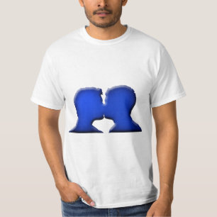Homens azuis que beijam a camisa