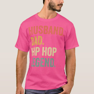 Homens De Camisas De Hip Hop Oferecem Presentes Pa