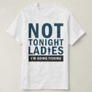 Homens engraçados e camisa sarcástica da pesca