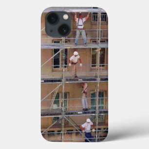 Homens no Caso do iPhone 13 Scaffolding