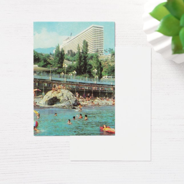 Hotel Yalta (1979) com cartão postal soviético (Mesa)