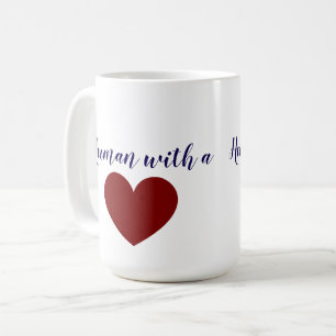 Humano com um coração caneca de café