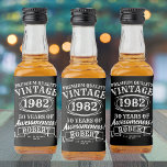 Idade para Perfeição Vintage Personalizada Anivers<br><div class="desc">Elevem sua celebração de aniversário com nossa Etiqueta de Garrafa de Licor de Aniversário Personalizada da Idade para Perfeição. Perfeito para adicionar um toque de rock 'n roll flair e nostalgia clássica, essas etiquetas são ideais para qualquer festa de aniversário retrortematizada antiga. Quer você esteja celebrando um marco de 21rua,...</div>