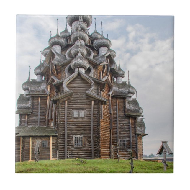 Igreja de madeira ornamentada, Rússia (Frente)