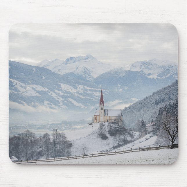 Igreja em Zillertal no mousepad do inverno (Frente)