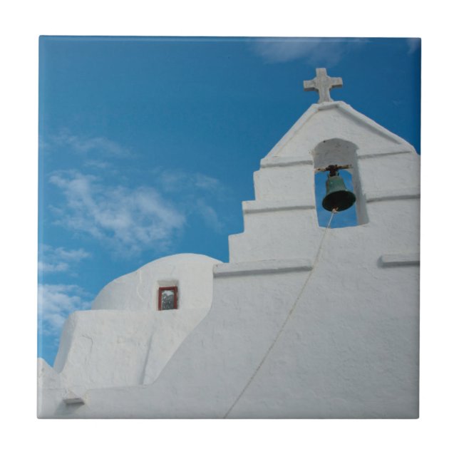 Igreja típica caiada de branco (Frente)