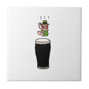 Ilustração de Cartoon Leprechaun de Cerveja