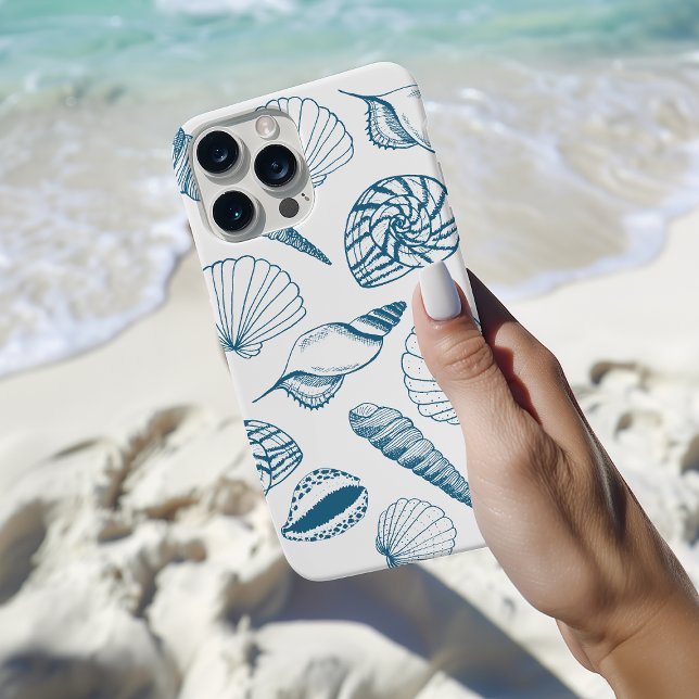 Ilustração de Shell do Mar (Sea shell illustrated phone case in blue and white. Other colours available.)
