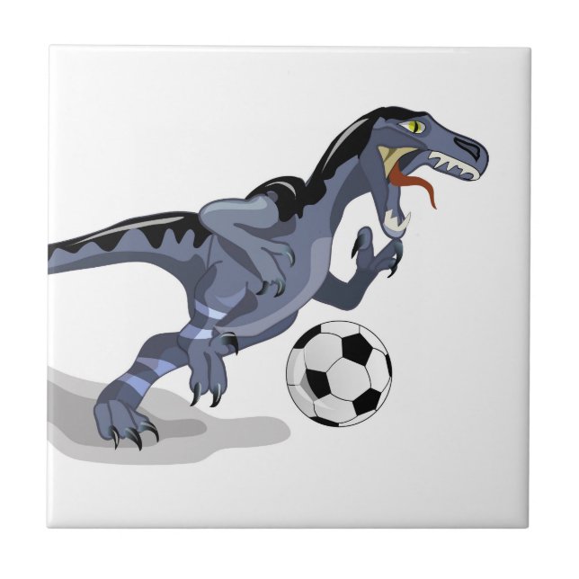 Ilustração De Um Dinossauro Raptor Jogando Futebol (Frente)