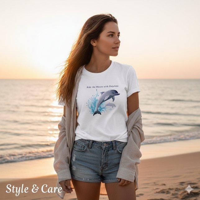 Ilustração Moderna de Golfinho para Mulheres Moder (Modern Dolphin Illustration Trendy Women’s Tri-Blend Shirt)