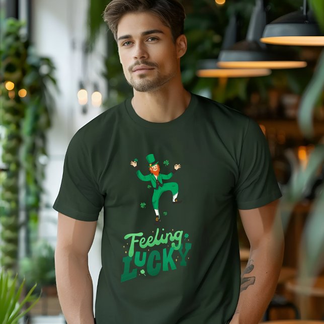 Ilustração Moderna Verde Sentindo Uma Camiseta Sor (Criador carregado)