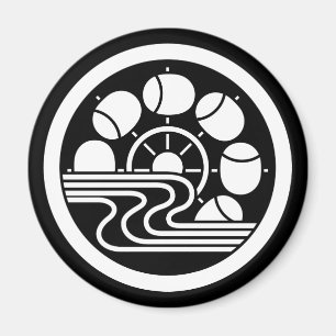 IMÃ 中 輪 に 水 に 槌 車