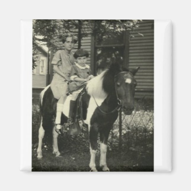 IMÃ 2 MENINAS E UM CAVALO (Frente)