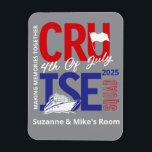 Ímã 4 de julho Ano Personalizado do Cruise Squad<br><div class="desc">Este design pode ser personalizado na área fornecida pela alteração da foto e/ou do texto. Ou pode ser personalizado clicando em Personalizar este Modelo e, em seguida, escolhendo o clique para personalizar mais a opção e excluir ou alterar a cor do plano de fundo, adicionar texto, alterar a cor ou...</div>