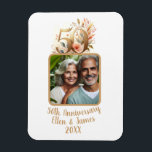 Ímã 50ª Foto do Aniversário de Casamento Dourado<br><div class="desc">Este ímã personalizado é a forma perfeita de celebrar o marco do seu casamento com a sua foto personalizada favorita para uma manutenção do eterno por anos.</div>