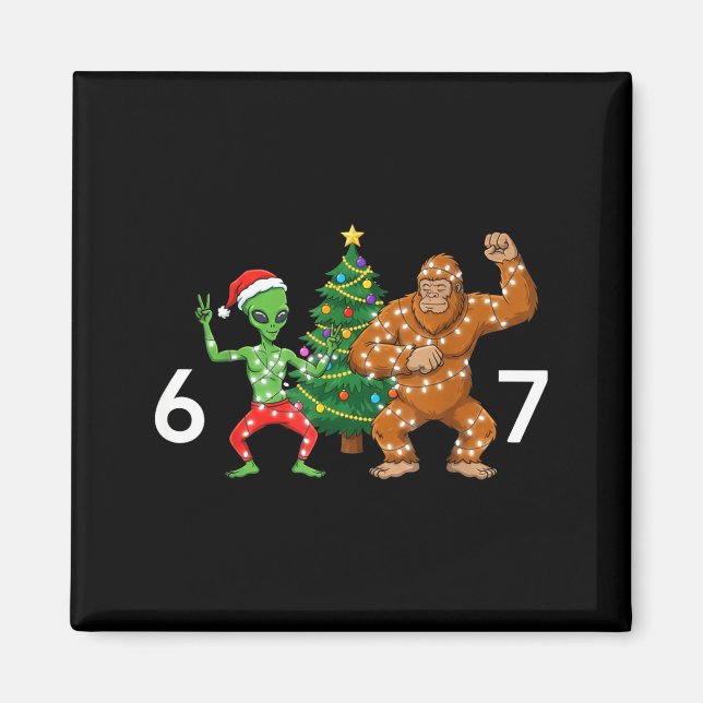 Imã 6 7 Meme Christmas Alien Sasquatch Six Seven Fun  (Frente)