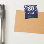 Imã 80 aniversário marinho estrelas de prata azul<br><div class="desc">Para uma festa de aniversário 80. Uma cor azul de fundo marinho com estrelas de falso prata. A cor azul é irregular. Adicione seu nome,  texto. Pode ser usado como um lembrete Salvar a Data para seus convidados,  a favor do partido ou como uma manutenção.</div>