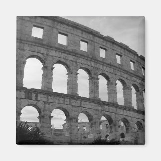 Imã A Arena em Pula