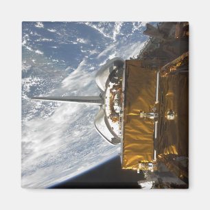Imã A baía de carga da Space Shuttle Atlantis recuou