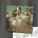 Imã A classe de dança | Edgar Degas<br><div class="desc">The Dance Class (1874) do artista francês Edgar Degas. A pintura original de arte é um óleo na canvas que representa uma sala de ensaios em uma sala de dança no antigo Opéra de Paris. Use as ferramentas de design para adicionar texto personalizado ou personalizar a imagem.</div>