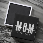 Imã A Mãe Mais Fria Desde 20XX Moderno, Um Pré-Disquet<br><div class="desc">Esta design simples e moderna é composta por tipografia sã-serif.</div>
