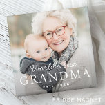 Imã A melhor avó do mundo, a melhor foto do ano passad<br><div class="desc">Imã de geladeira com sua foto personalizada e o texto "A melhor avó do mundo" com ano personalizado ou outro texto abaixo.</div>