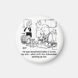 Imã A mulher quebrou o braço, então o homem lava prato