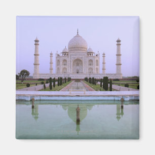 Imã a opinião do amanhecer do Taj Mahal refletiu