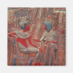 Imã A parte traseira do trono de Tutankhamun