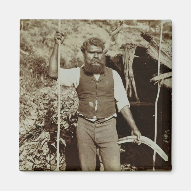 Imã aborígene com um Boomerang, c.1860s (foto sépia) (Frente)