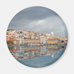 Imã Ajardine a vista das construções em Lisboa,