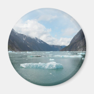 Imã Alaska de cruzamento dentro da passagem