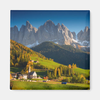 Imã Aldeia Dolomites com íman no outono
