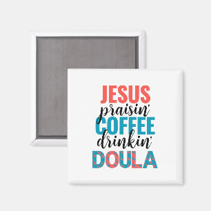 Imã Alegre Doula Cristã que Louva a Jesus e Bebe Café