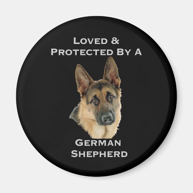 Imã Amado e protegido por um German shepherd (Frente)