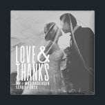 Imã Amor moderno e Obrigados Obrigado Casamento<br><div class="desc">Obrigados e amor moderno Obrigado Imagem de casamento</div>