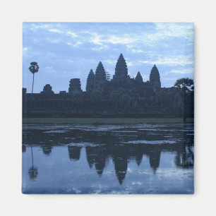 Imã angkor reflete azul