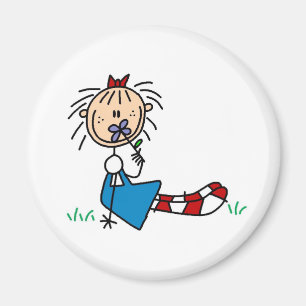 Imã Annie Deitada Em Grama Com Magneta Flor